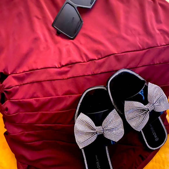 One piece bathing suit - Picture 2 of 7